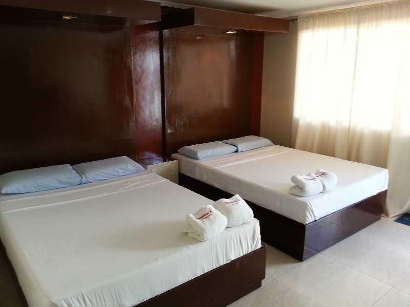 Queen\'S Beach Resort Manoc-Manoc Екстер'єр фото